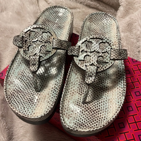 Tory Burch Miller Cloud Lug Sandal - Picture 11 of 12